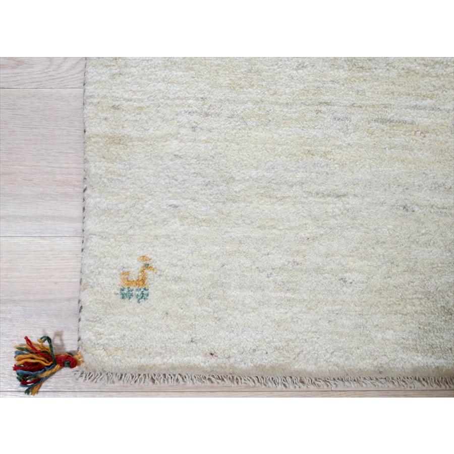 ギャッベ 無地 天然羊毛のアイボリー 177×62cm  カシュカイ族の手織りラグ　イラン産　 |  | 05