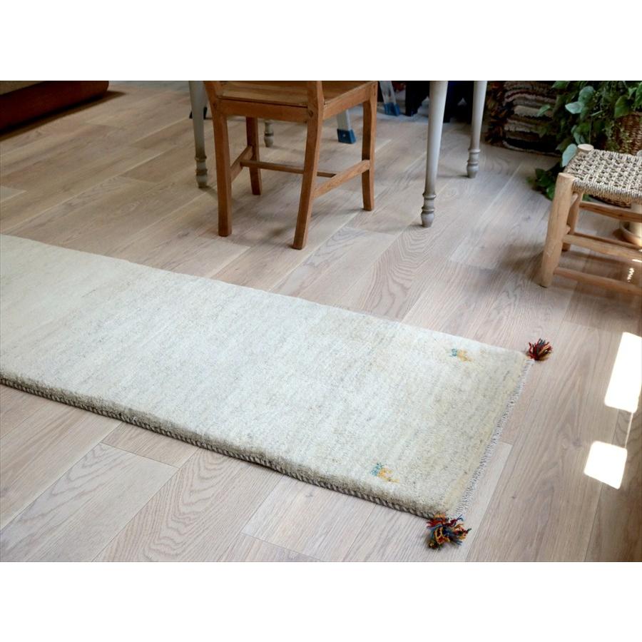 ギャッベ 無地 天然羊毛のアイボリー 177×62cm  カシュカイ族の手織りラグ　イラン産　 |  | 06