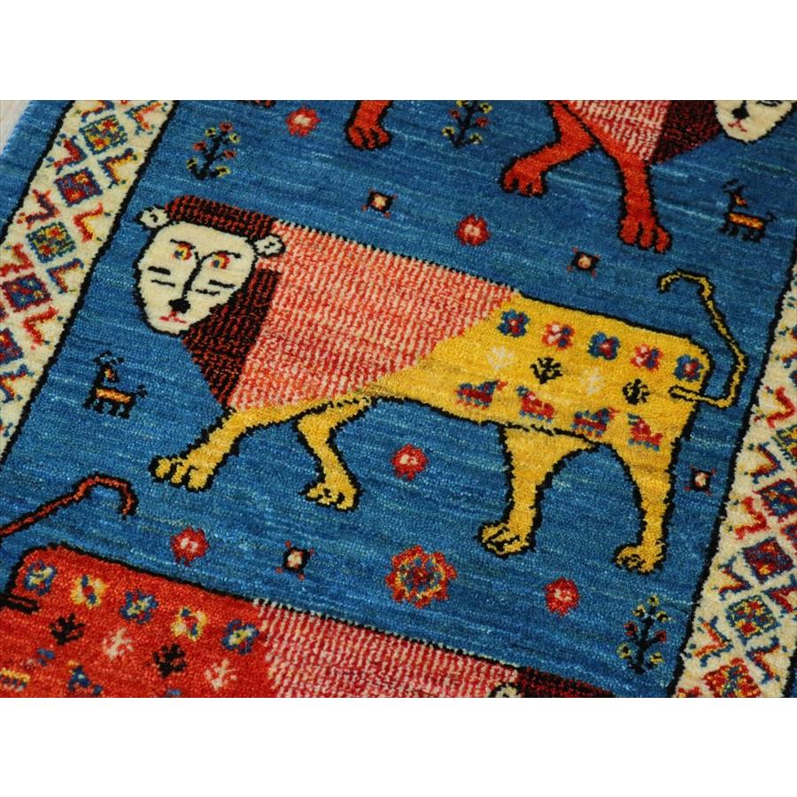 ライオンギャッベ　カシュクーリ　細かな織り 102×60cm ３頭のライオン |  | 04