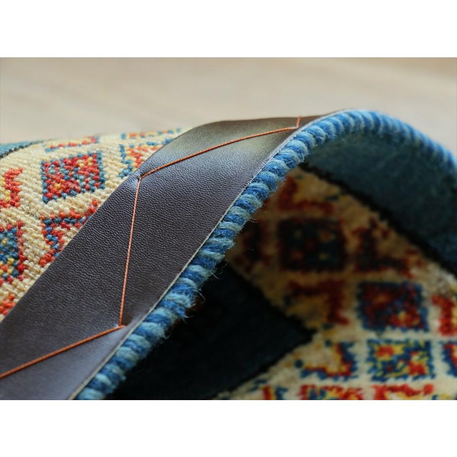 ライオンギャッベ　カシュクーリ　細かな織り 102×60cm ３頭のライオン |  | 07