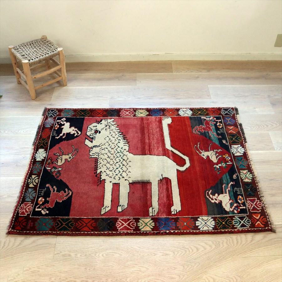 オールドギャッベ ライオンラグ 143×102cm 横向きの白いライオン ヴィンテージ | 