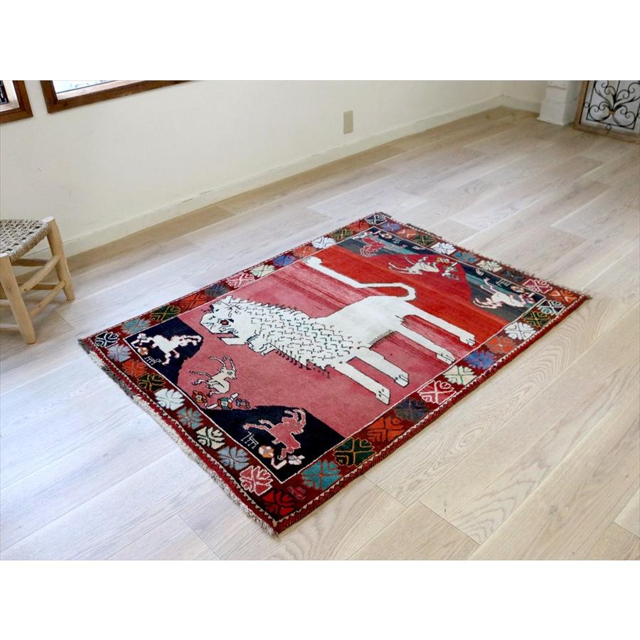 オールドギャッベ ライオンラグ 143×102cm 横向きの白いライオン ヴィンテージ |  | 01