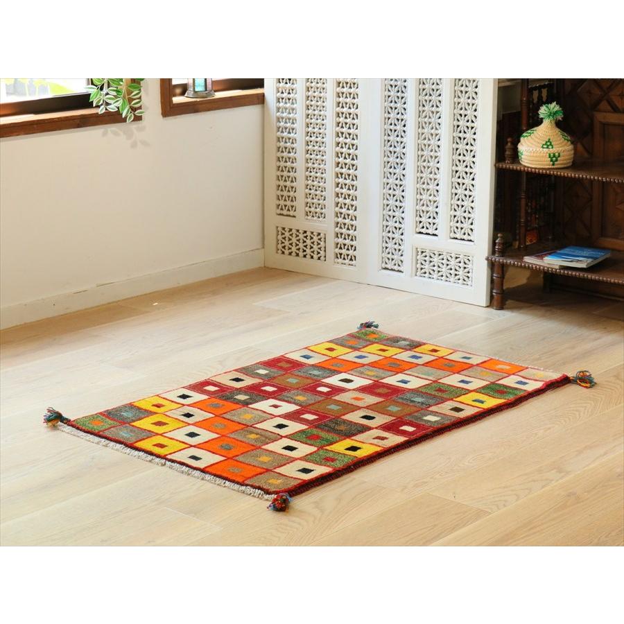 オールドギャッベ　カシュカイ族の手織りラグ 116×70cm 暖色系のタイル柄 |  | 01