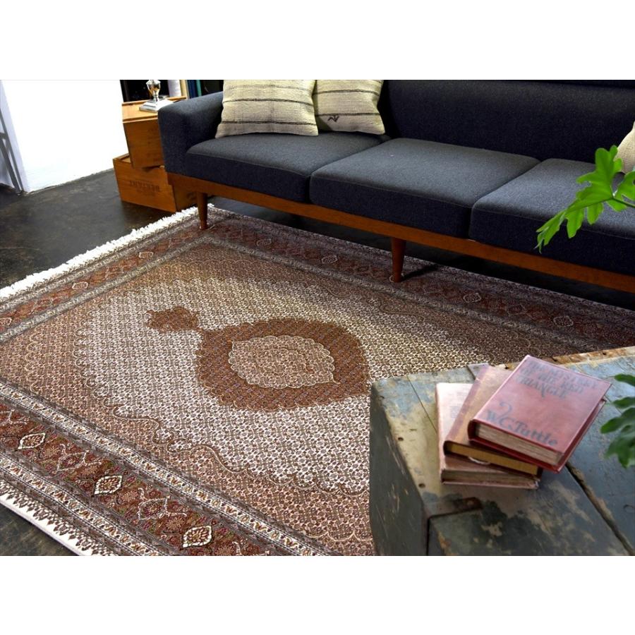 ペルシャ絨毯タブリーズ産マヒ/ペルデ(リビングサイズ