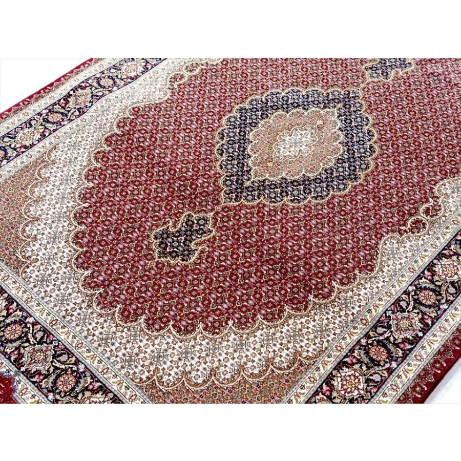 ペルシャ絨毯タブリーズ産 センターラグサイズ188x130cm ワインレッド