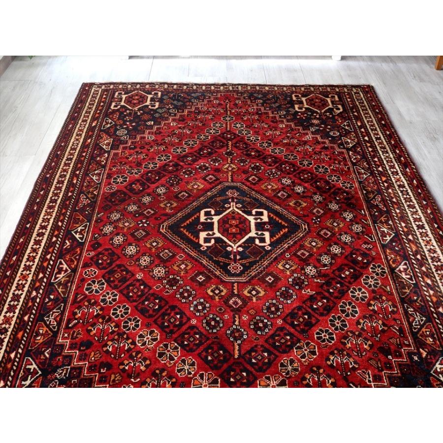 カシュカイ族の手織りラグ・オールドギャッベ 265x165cm レッド カシュカイ族の手織りラグ・オールドギャッベ 265x165cm レッド