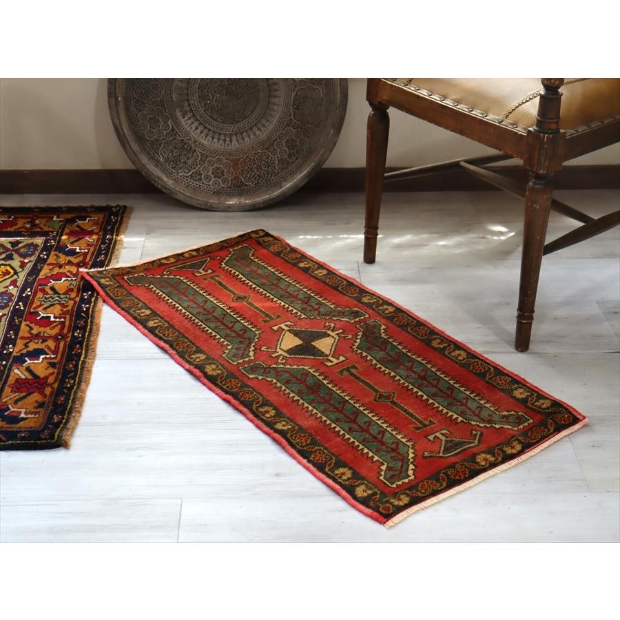 ヴィンテージラグ　トルコ　手織り絨毯　トライバルラグ トライバルラグ・トルコ絨毯 108x52cm ヤストゥク 手織り