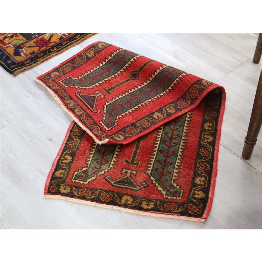 トライバルラグ トルコ絨毯 108x52cm ヤストゥク 手織りヴィンテージ