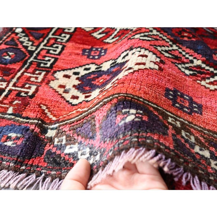 手織りラグ トルコ絨毯 116x88cm ドラゴンの爪をもつ六角メダリオン