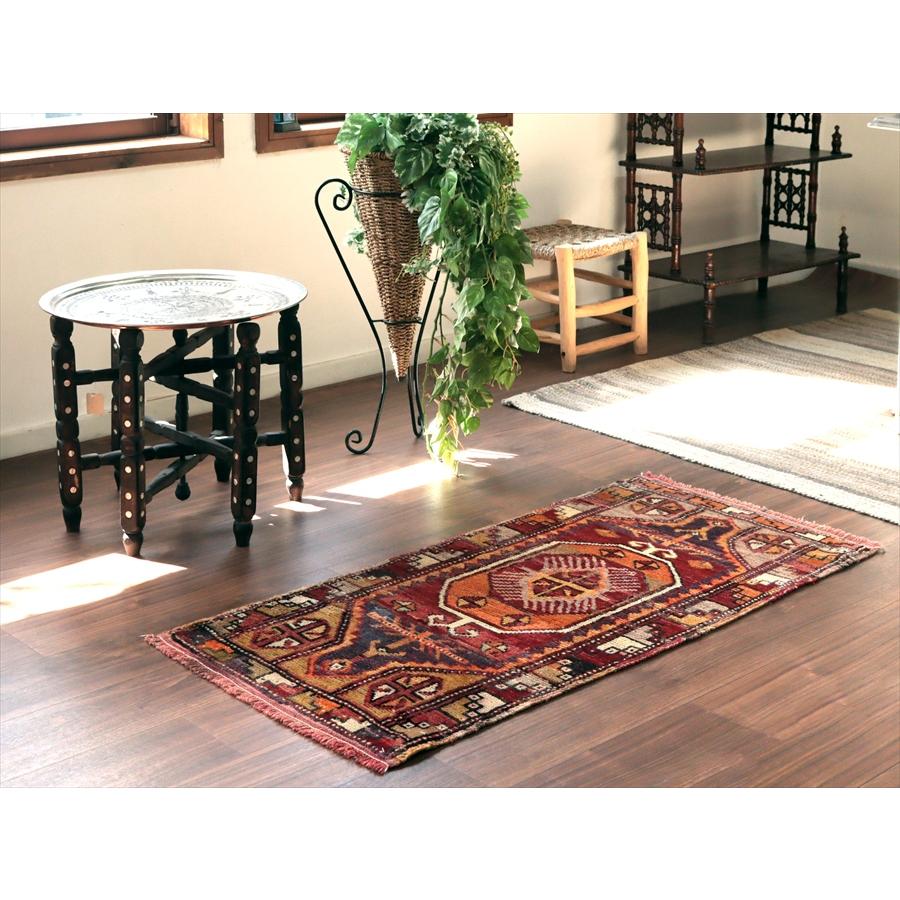 トルコの手織り絨毯 コンヤ 119x56cm オールドカーペット ヤストゥク |  | 01