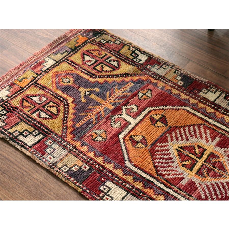 トルコの手織り絨毯 コンヤ 119x56cm オールドカーペット ヤストゥク |  | 03