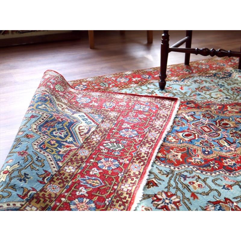 ペルシャ絨毯　クム産　水色 204x139cm 花のアラベスク |  | 12