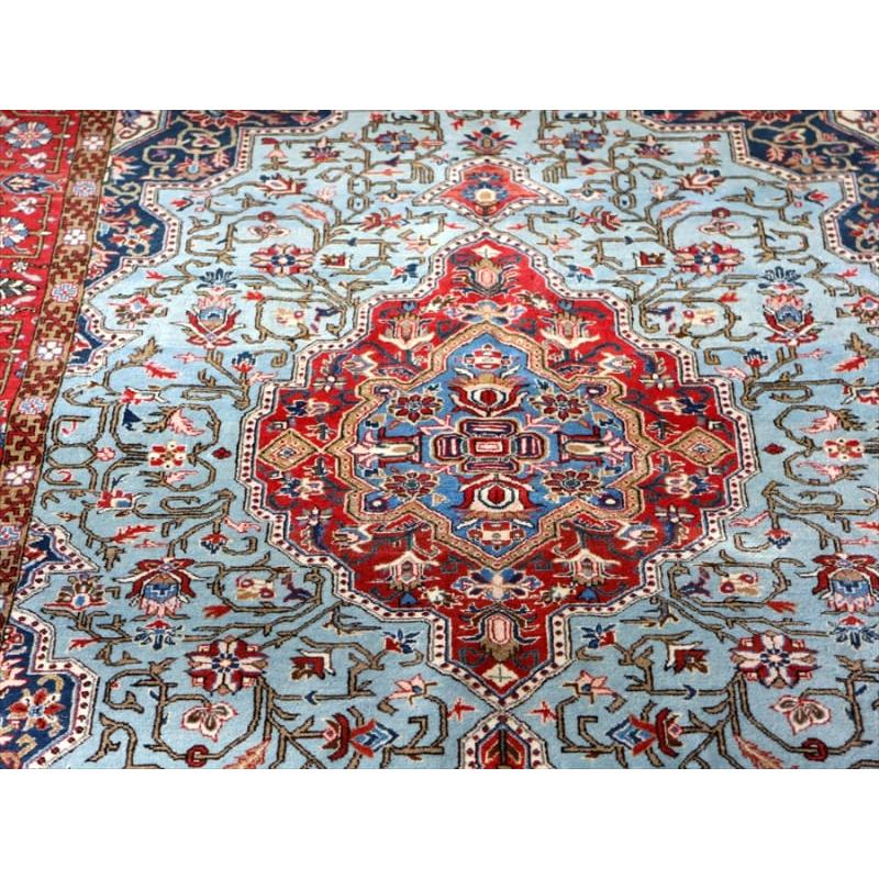 ペルシャ絨毯　クム産　水色 204x139cm 花のアラベスク |  | 03