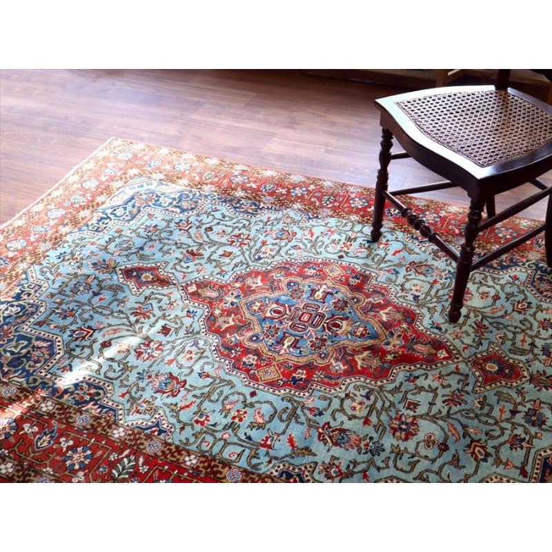 ペルシャ絨毯　クム産　水色 204x139cm 花のアラベスク |  | 07