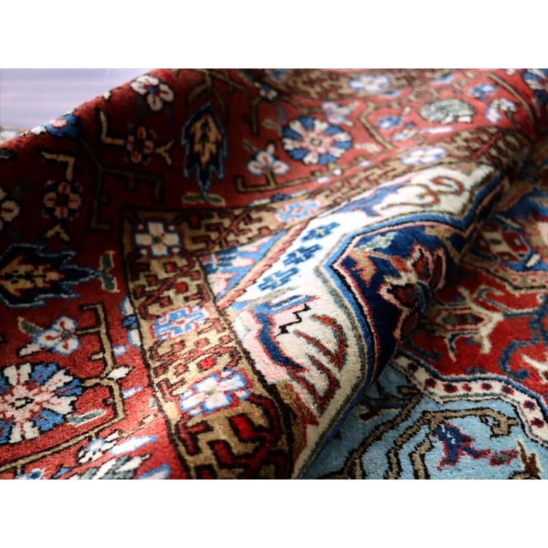 ペルシャ絨毯　クム産　水色 204x139cm 花のアラベスク |  | 09