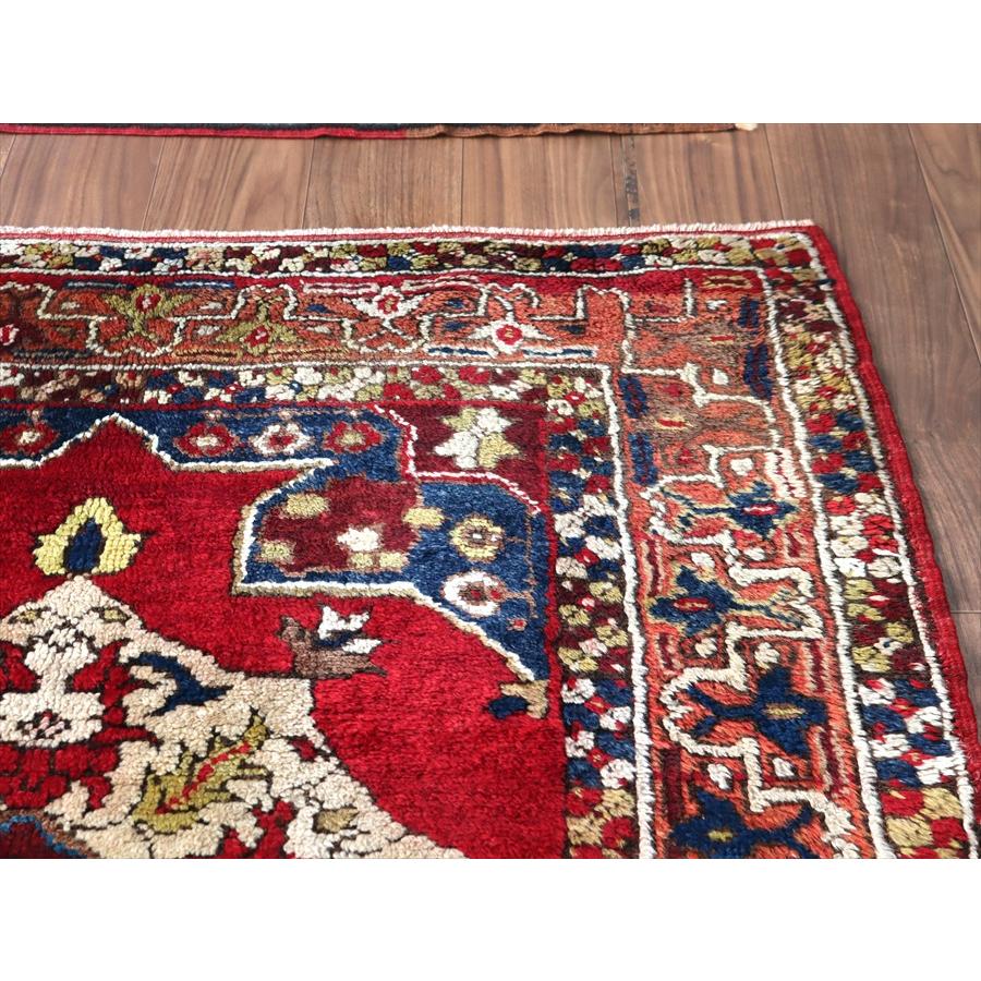 トライバルラグ トルコカッパドキア 172x137cm 花のメダリオン トライバルラグ トルコカッパドキア 172x137cm 花のメダリオン