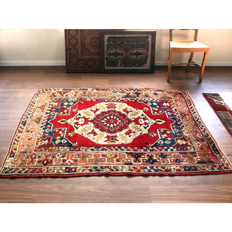 トライバルラグ トルコカッパドキア 172x137cm 花のメダリオン トライバルラグ トルコカッパドキア 172x137cm 花のメダリオン