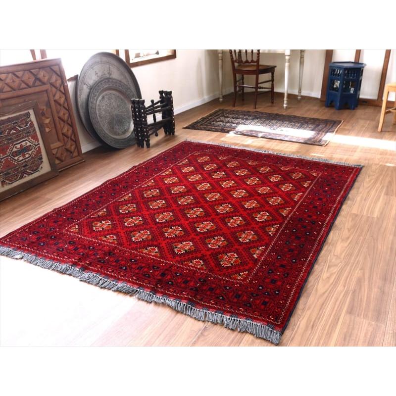 Kunduz クンドゥズ　赤いじゅうたん　手織りラグ 189x148cm ビロードのようなツヤのある緻密な織り |  | 01