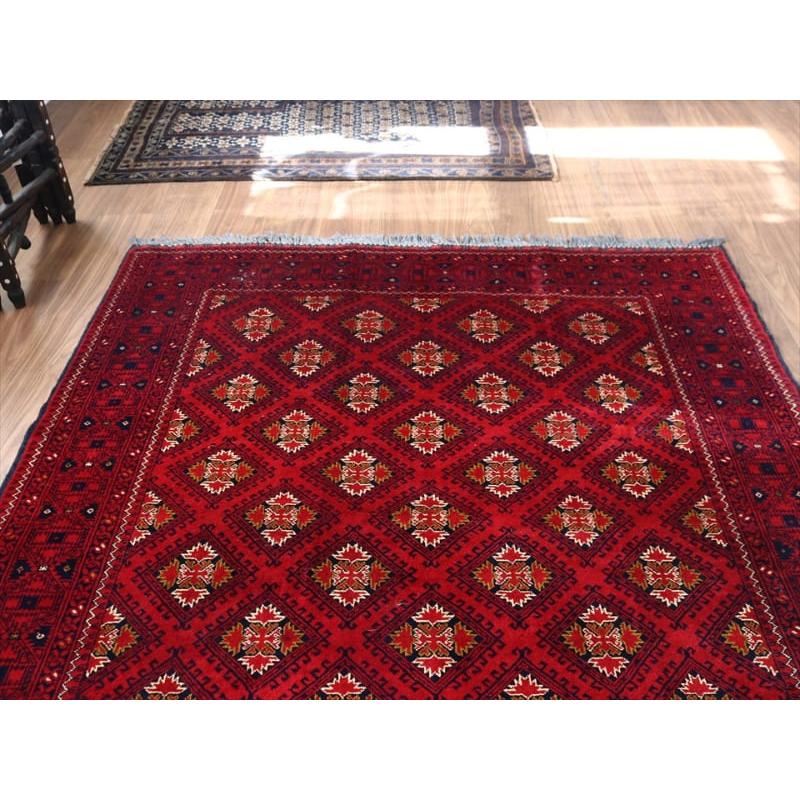 Kunduz クンドゥズ　赤いじゅうたん　手織りラグ 189x148cm ビロードのようなツヤのある緻密な織り |  | 02
