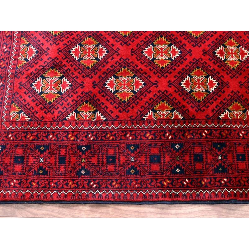 Kunduz クンドゥズ　赤いじゅうたん　手織りラグ 189x148cm ビロードのようなツヤのある緻密な織り |  | 05