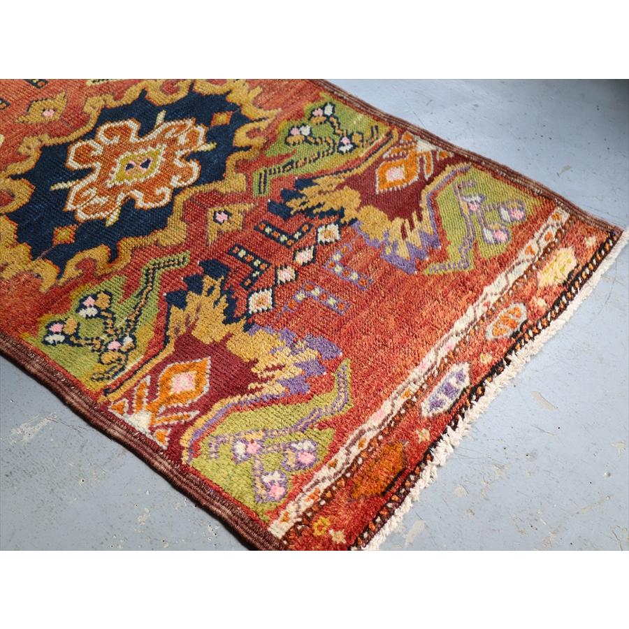 トルコ絨毯 トライバルラグ ヤストゥク 113x58cm エスキシェヒール