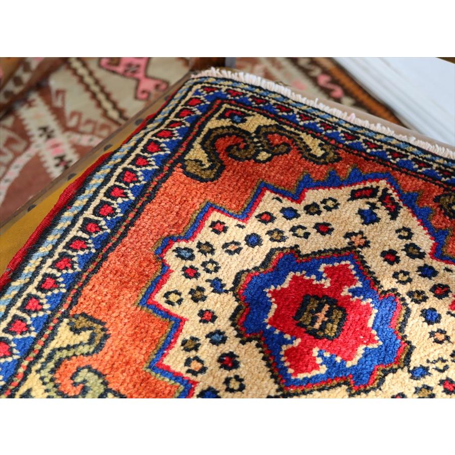 トルコ絨毯 正方形 ミニサイズ 38x41cm 幾何学モチーフ トルコ絨毯 正方形 ミニサイズ 38x41cm 幾何学モチーフ