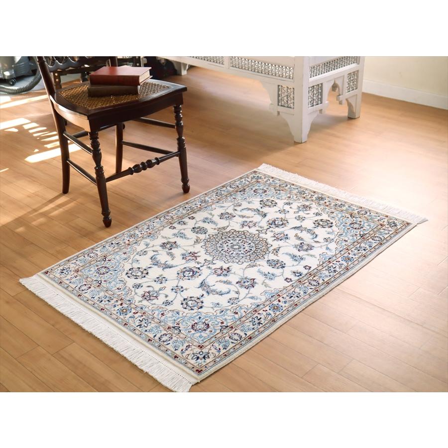 ペルシャ絨毯 ナイン産6L 110x78cm ホワイト / ベージュ ペルシャ絨毯 ナイン産6L 110x78cm ホワイト / ベージュ