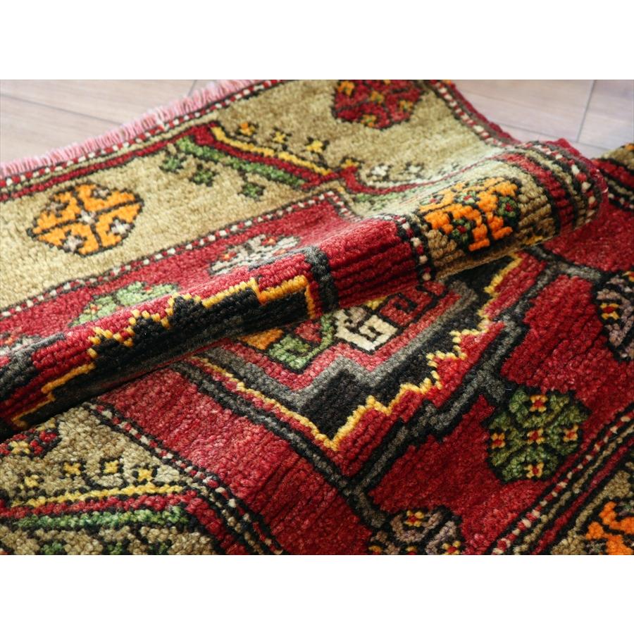 トライバルラグ トルコ シワス 88x53cm 風車のようなメダリオン 文字入り | ブランド登録なし | 04