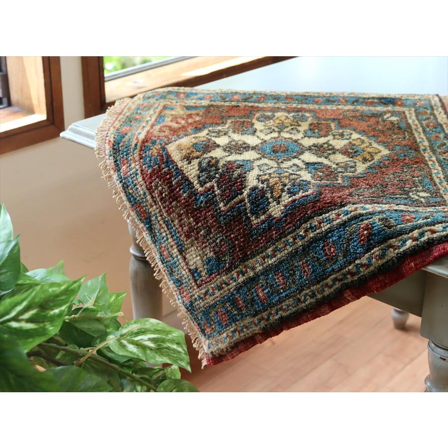 トルコ絨毯 ヴィンテージラグ 50x55cm コンヤ タシュプナル トルコ絨毯 ヴィンテージラグ 50x55cm コンヤ タシュプナル