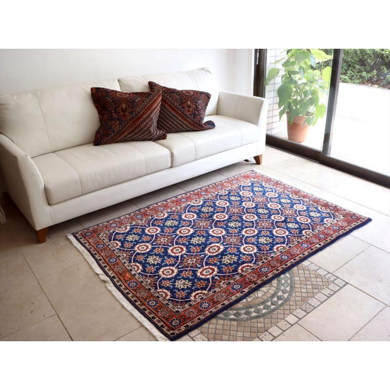 ペルシャ絨毯 ヴェラミン　手織りラグ 157x106cm 円形のラティス　花束 |  | 01