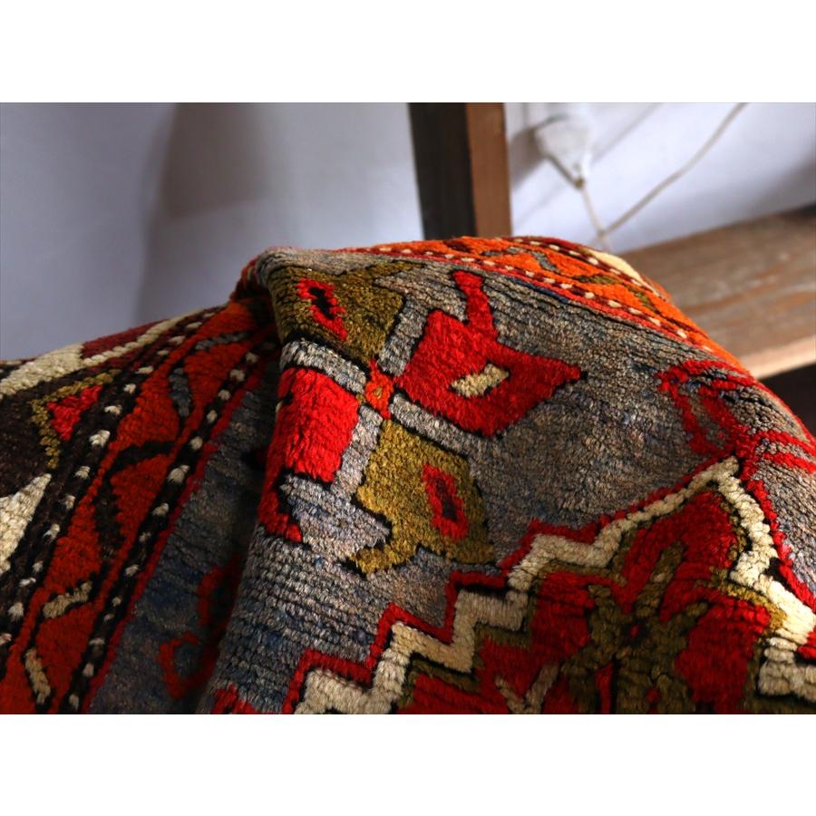 チャル オールドカーペット 169x113cm メダリオンと小花 | ブランド登録なし | 13