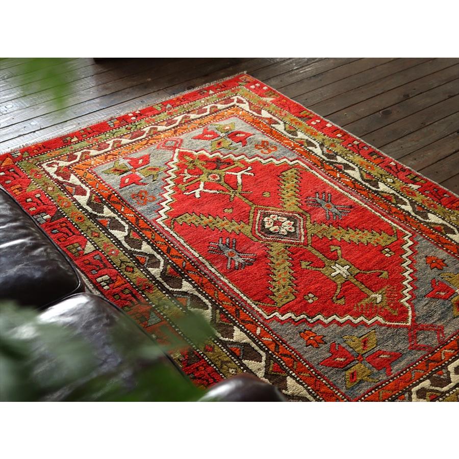 チャル オールドカーペット 169x113cm メダリオンと小花 | ブランド登録なし | 06