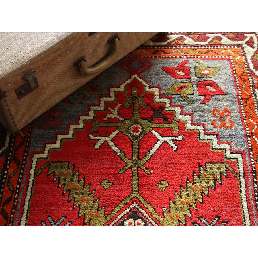 チャル オールドカーペット 169x113cm メダリオンと小花 | ブランド登録なし | 09