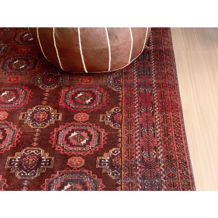 バルーチ族の絨毯 204x111cm 連なるギュル文様 : インプレッションオブ