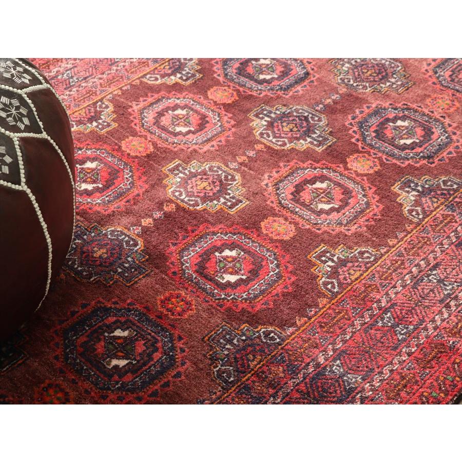 バルーチ族の絨毯 204x111cm 連なるギュル文様 : インプレッションオブ