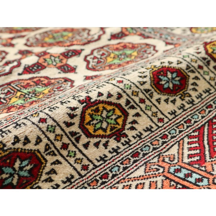 トルクメン族の手織り絨毯 165x103cm 連なるギュル アイボリー | ブランド登録なし | 10