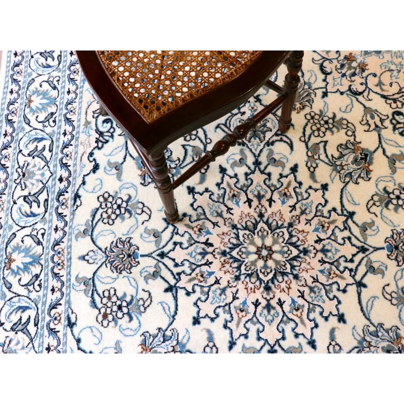 ペルシャ絨毯　ナイン産 12L 203x148cm アイボリー 花のアラベスク |  | 09