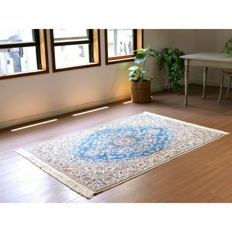 ペルシャ絨毯　ナイン産 9L 185x124cm ブルーのメダリオン |  | 01