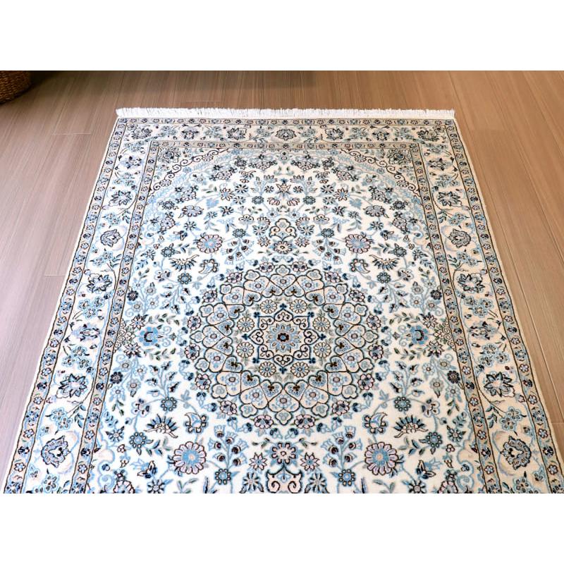 ペルシャ絨毯　ナイン産 9L 208x127cm アイボリー 明るいブルー　花のアラベスク |  | 02