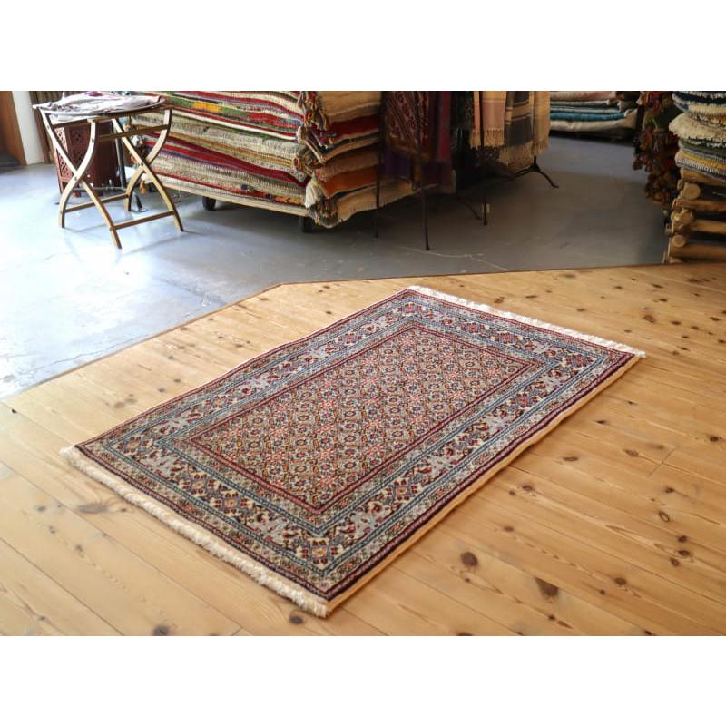 ペルシャ絨毯　ムード　Moud 124x80cm 連なるヘラート文様　水色のボーダー |  | 01