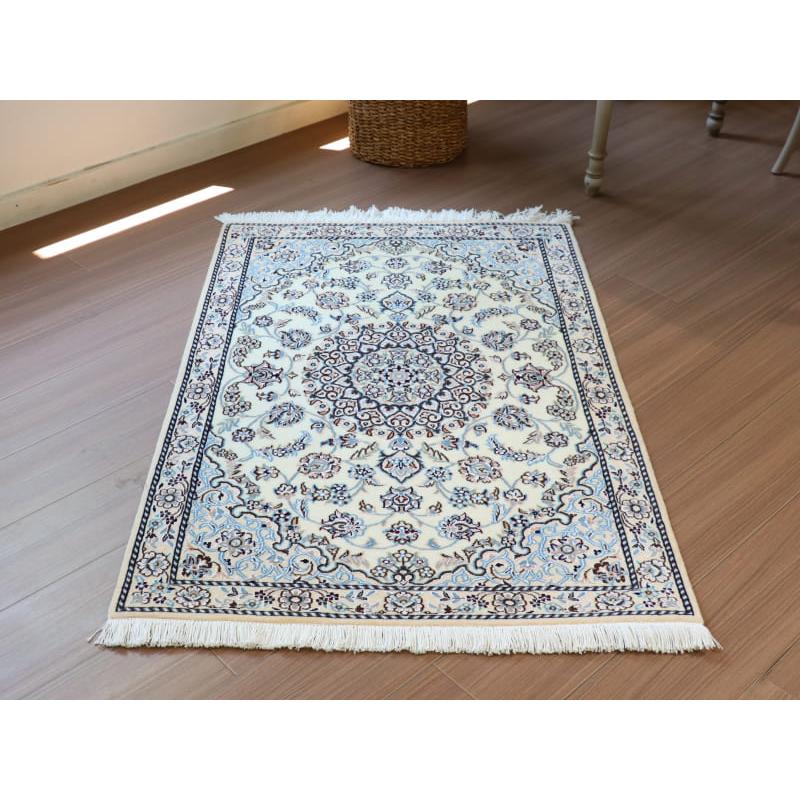 ペルシャ絨毯 ナイン産 9L 117x79cm アイボリー ベージュ 花の