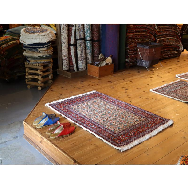 ペルシャ絨毯　ムード　Moud 120x80cm アイボリー/レッド　連なるヘラート文様 手織りラグ |  | 01