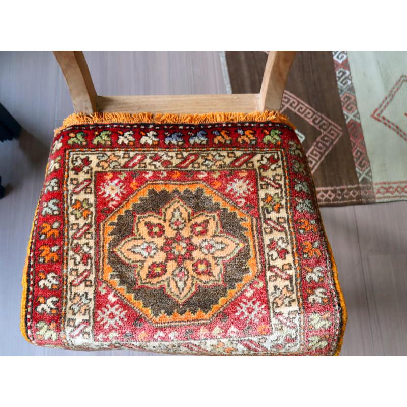 小さな手織り絨毯 トルコ クルシェヒール 42x47cm : インプレッション