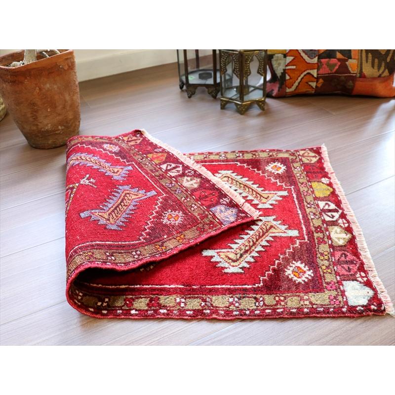 トルコ　手織り絨毯 ヤストゥク  85x45cm  レッド ドラゴンの爪を持つ六角メダリオン | ブランド登録なし | 06