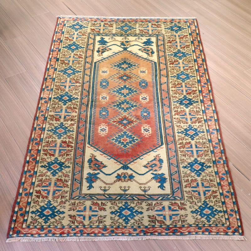 トライバルラグ トルコ 187x110cm 手織り絨毯　セッヂャーデ　色褪せたネイビーとレッド | 