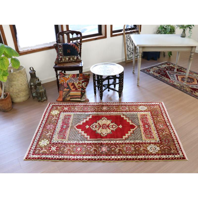 ヴィンテージラグ クルシェヒール セッヂャーデ 165x107cm トルコ 手織り絨毯　赤い六角メダリオン |  | 01