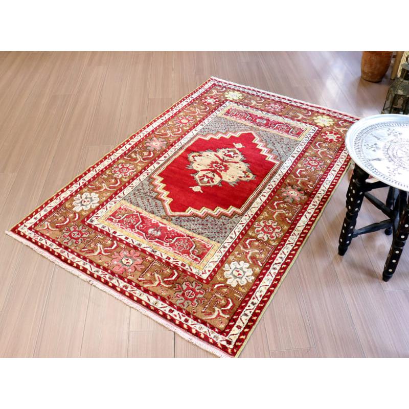 ヴィンテージラグ クルシェヒール セッヂャーデ 165x107cm トルコ 手織り絨毯　赤い六角メダリオン |  | 04