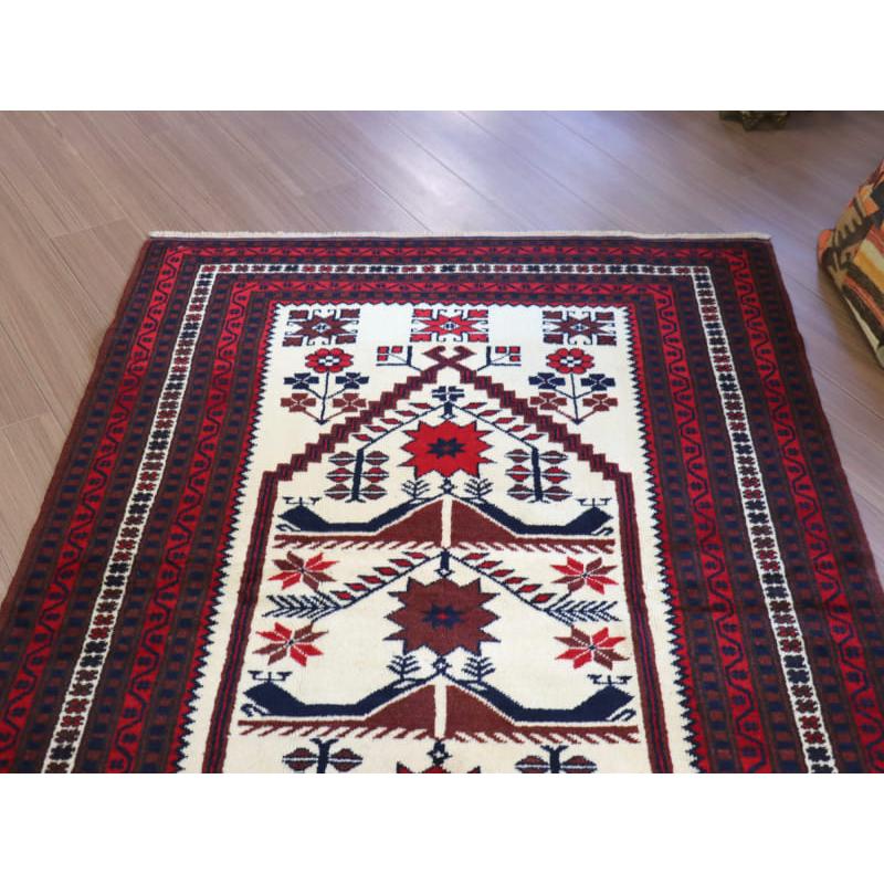 トルコ絨毯 手織りラグ ヤージベディル 179x112cm シンプルな色使い　幾何学モチーフ |  | 04