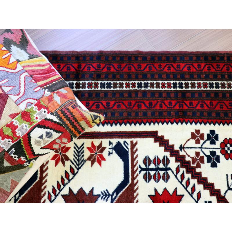 トルコ絨毯 手織りラグ ヤージベディル 179x112cm シンプルな色使い　幾何学モチーフ |  | 07