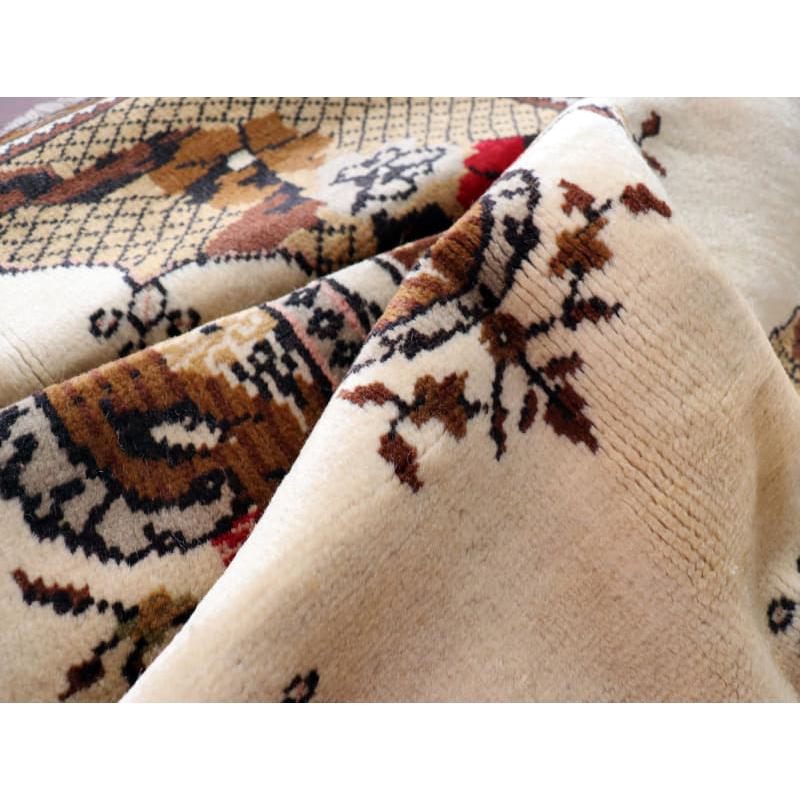 トルコ絨毯　手織りラグ ミラス 174x96cm ブラウン系 花のようなメダリオン |  | 09